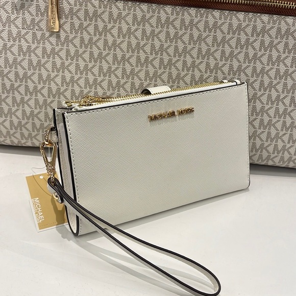 MICHAEL KORS LARGE DOUBLE ZIP WRISTLET WALLET PHONE CASE CLUTCH 
Optic White - Picture 8 of 16